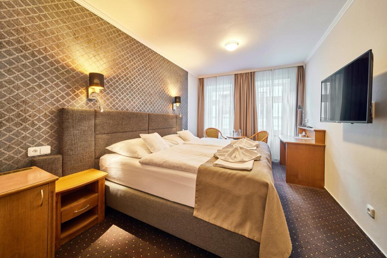 Hotel Adam Trutnov Exterior foto
