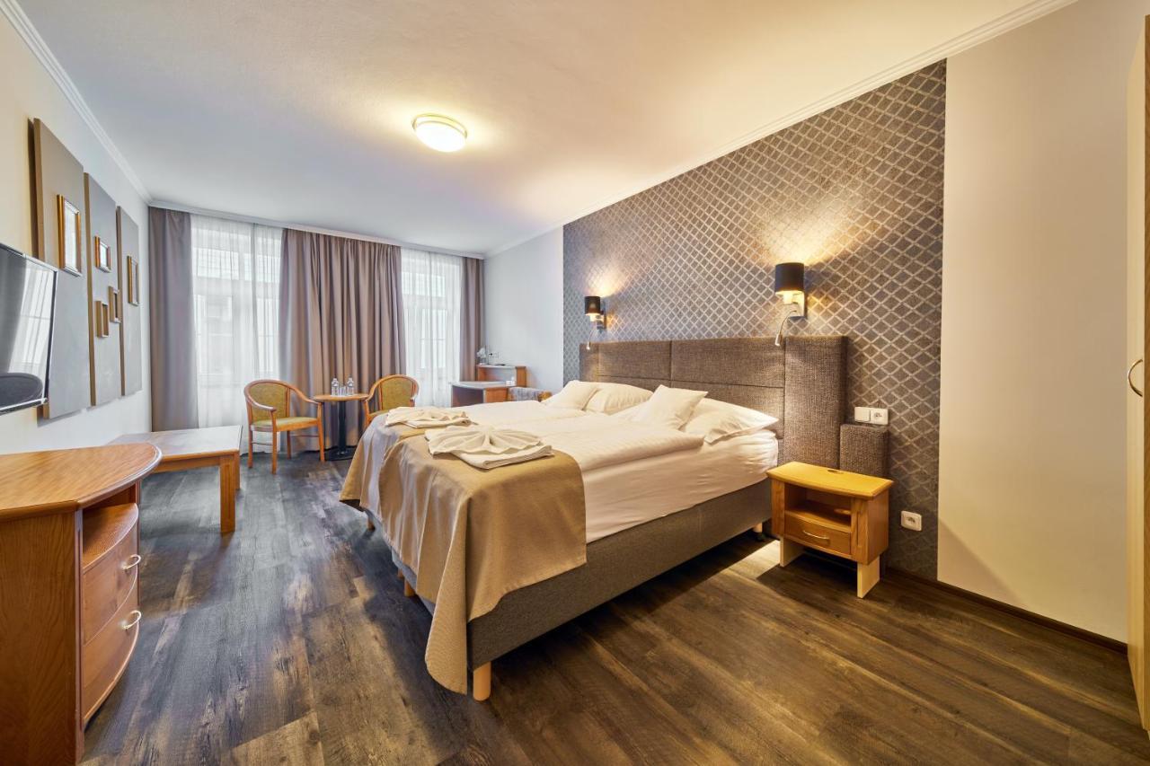 Hotel Adam Trutnov Exterior foto